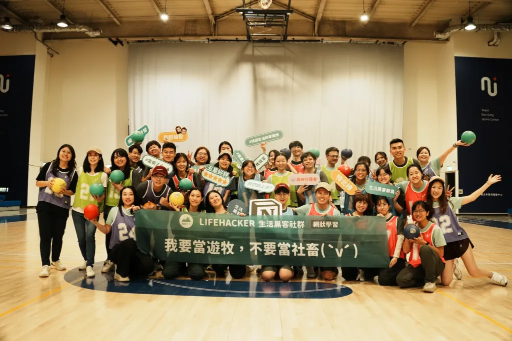 琬彤 A6703227 squashed